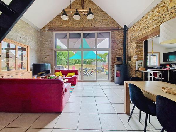 A vendre à MARIGNE maison de campagne avec grand terrain