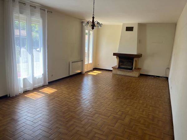 Maison familiale avec jardin et garage à SAUJON 17600