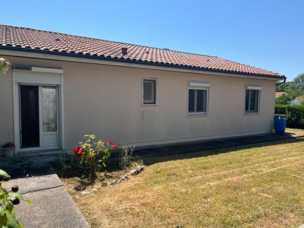 Maison familiale avec jardin et garage à SAUJON 17600