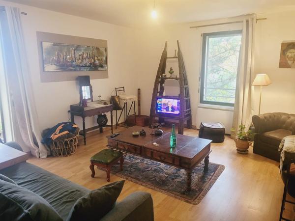 Appartement t2, terrasse, cave et garage