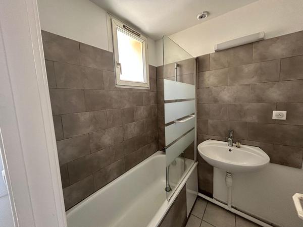 IMMEUBLE 9 APPARTEMENTS REPARTI EN DEUX BATIMENTS