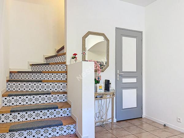 Corps de ferme avec dépendances, jardins et bois, à vendre à Faverges-Seythenex.