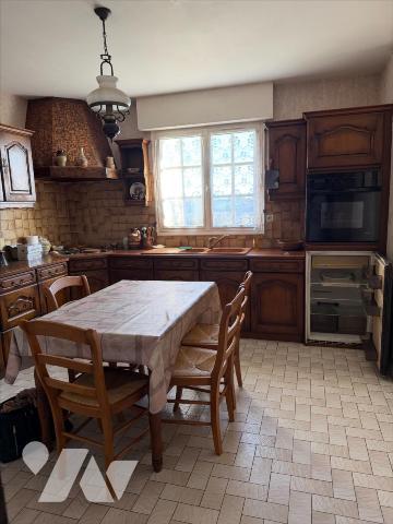 Maison d'habitation située au bourg de Braspart comprenant au rez-de-chaussée : entrée, cuisine...