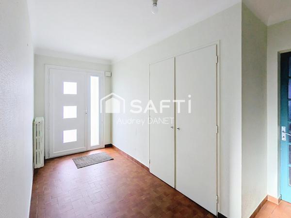 Maison a distance à pied des commodités 4 chambres