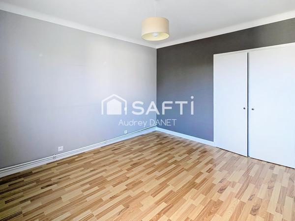 Maison a distance à pied des commodités 4 chambres