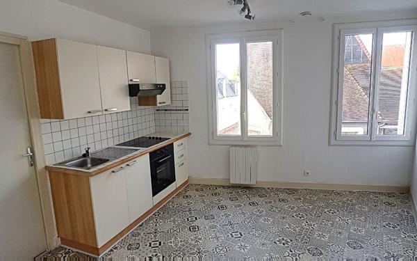 Appartement à louer    1 pièce •  Selles-sur-Cher