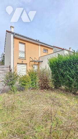 Maison individuelle récente de type 4.