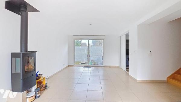 Maison individuelle récente de type 4.