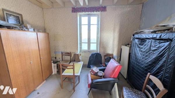 Belle longère Sur terrain 15.915m² avec dépendances