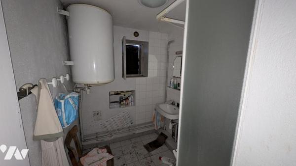 Belle longère Sur terrain 15.915m² avec dépendances