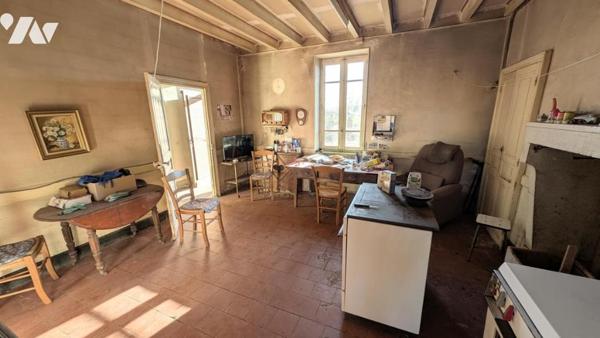 Belle longère Sur terrain 15.915m² avec dépendances