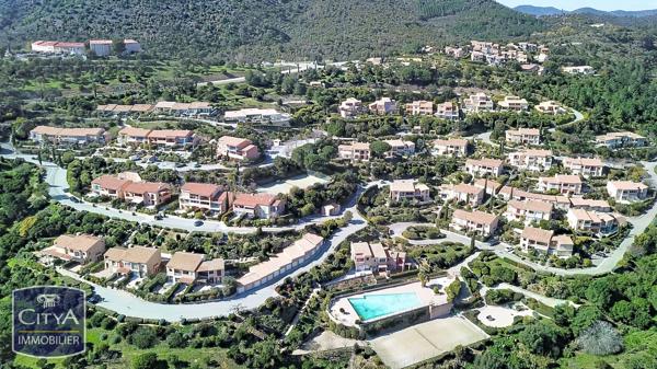 Appartement à vendre 4 pièces 48.1m² Roquebrune-sur-Argens (83380)