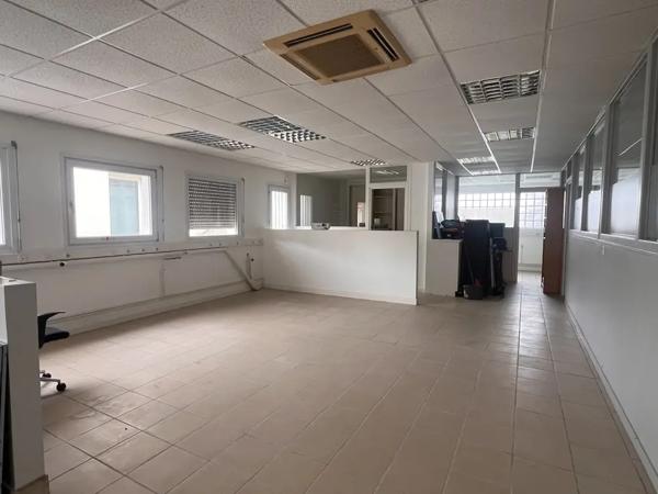 Local professionnel 132 m2 au coeur de Machecoul (44) Fort