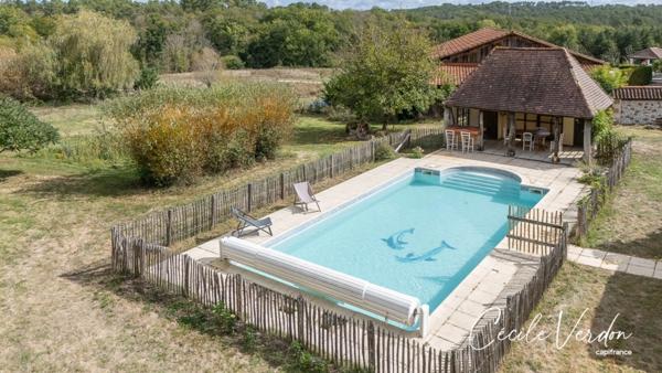 Propriete à vendre 7 pièces proche de BERGERAC (24)-Longère en pierre de 250 m2, 5 chambres, piscine, et grange aménageable de 200 m2 sur 3,8 HA