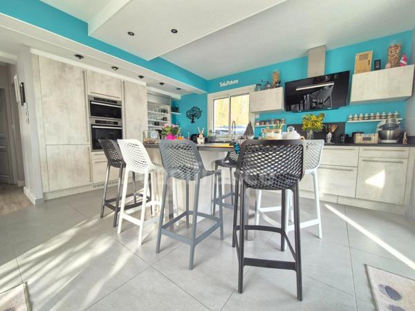 Maison à vendre 6 pièces ROYAN (17) - 4 chambres - Piscine -Garage - Terrain de 1129m²