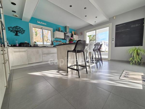 Maison à vendre 6 pièces ROYAN (17) - 4 chambres - Piscine -Garage - Terrain de 1129m²