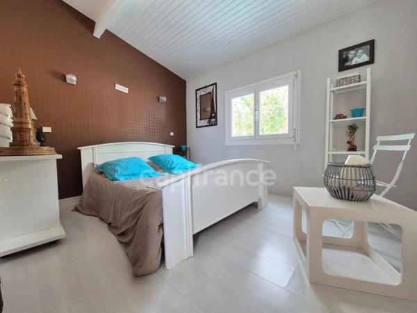 Maison à vendre 6 pièces ROYAN (17) - 4 chambres - Piscine -Garage - Terrain de 1129m²