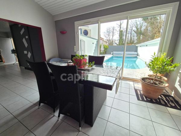 Maison à vendre 6 pièces ROYAN (17) - 4 chambres - Piscine -Garage - Terrain de 1129m²