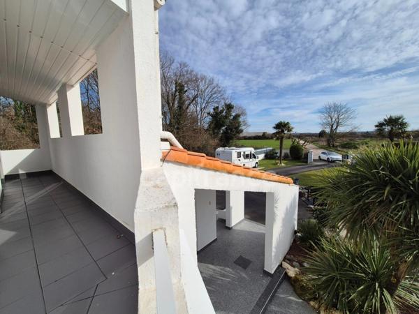 Maison à vendre 6 pièces ROYAN (17) - 4 chambres - Piscine -Garage - Terrain de 1129m²