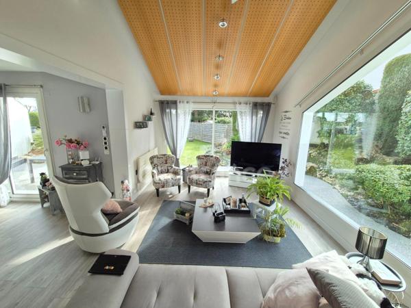 Maison à vendre 6 pièces ROYAN (17) - 4 chambres - Piscine -Garage - Terrain de 1129m²