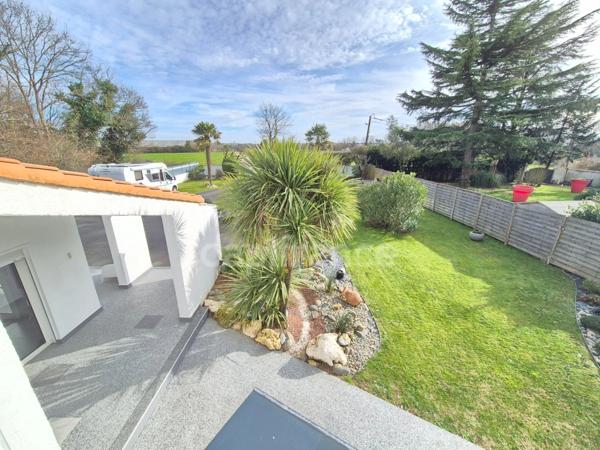 Maison à vendre 6 pièces ROYAN (17) - 4 chambres - Piscine -Garage - Terrain de 1129m²