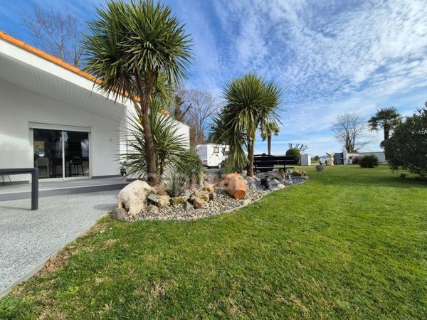 Maison à vendre 6 pièces ROYAN (17) - 4 chambres - Piscine -Garage - Terrain de 1129m²