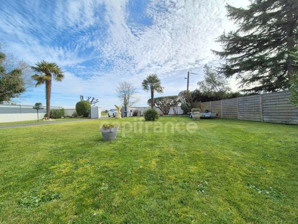 Maison à vendre 6 pièces ROYAN (17) - 4 chambres - Piscine -Garage - Terrain de 1129m²