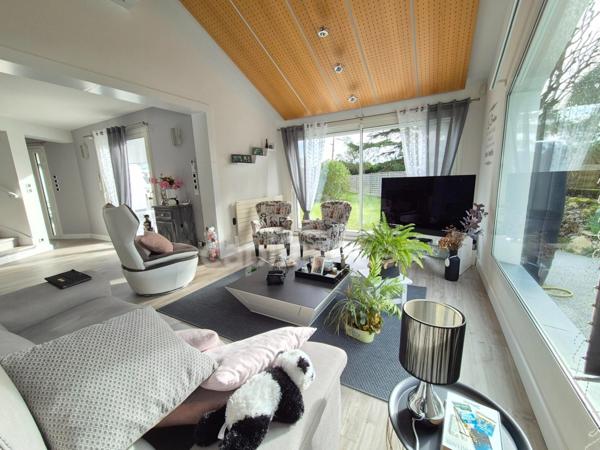 Maison à vendre 6 pièces ROYAN (17) - 4 chambres - Piscine -Garage - Terrain de 1129m²