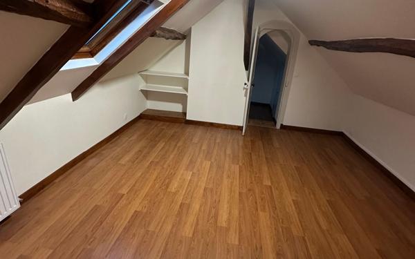 Maison à louer    5 pièces •  La Riche