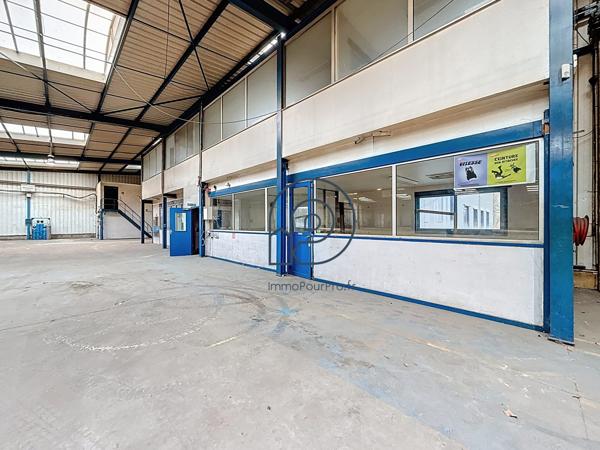 Local industriel de 3 870 m² à Saint-Amand-les-Eaux à vendre