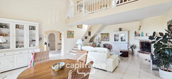 Maison à vendre 4 pièces VUE MER + Garage 55m² + Piscine SANARY SUR MER (83)