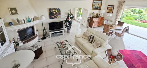 Maison à vendre 4 pièces VUE MER + Garage 55m² + Piscine SANARY SUR MER (83)