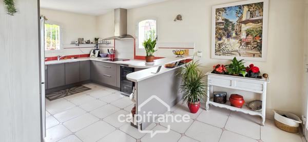 Maison à vendre 4 pièces VUE MER + Garage 55m² + Piscine SANARY SUR MER (83)