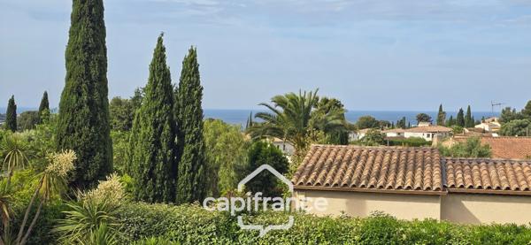 Maison à vendre 4 pièces VUE MER + Garage 55m² + Piscine SANARY SUR MER (83)
