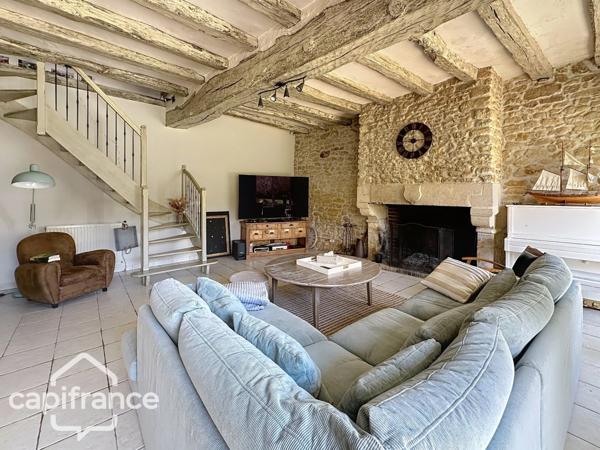 Ancienne demeure seigneuriale avec piscine et dépendances – charme, volumes et intimité au rendez-vous