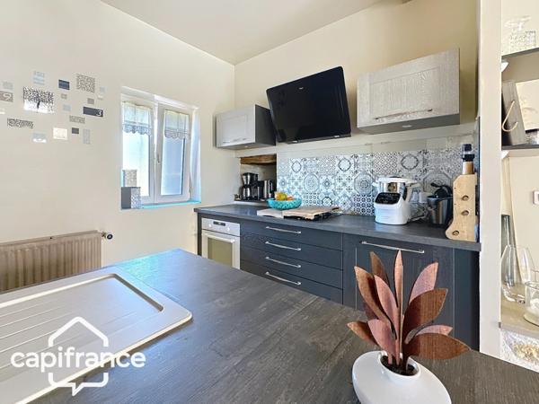 Ancienne demeure seigneuriale avec piscine et dépendances – charme, volumes et intimité au rendez-vous