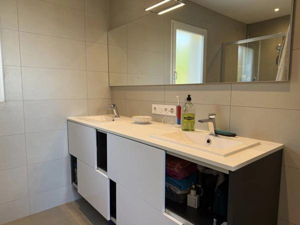 Vente                                                      Maison
                        
                     5 pièces                      130 m2                     à Rodez