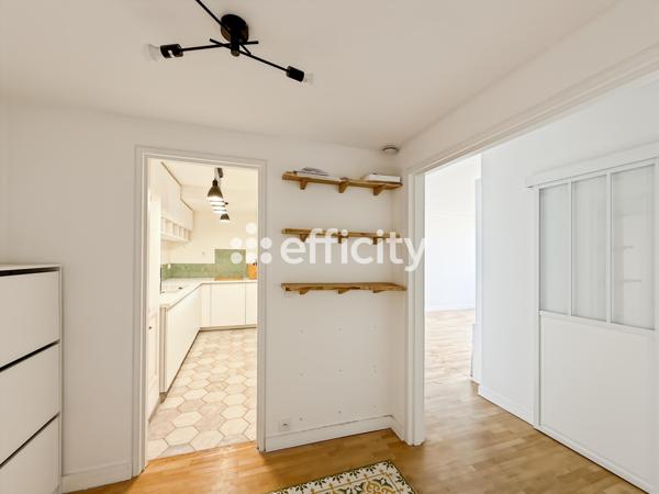 Appartement
         3 pièces
        - 64 m² 592 500 € *