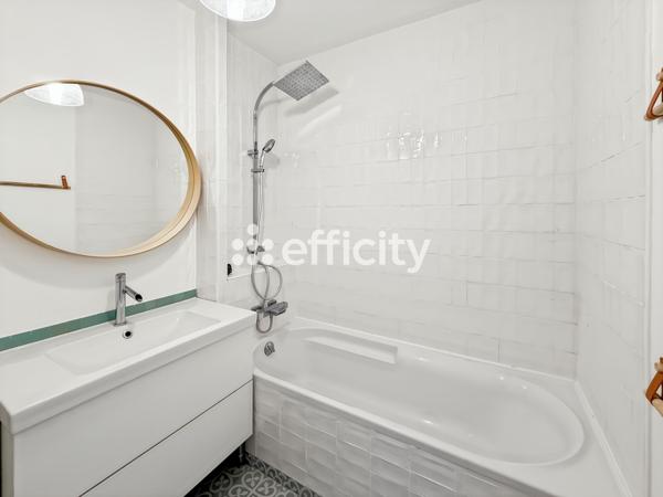 Appartement
         3 pièces
        - 64 m² 592 500 € *