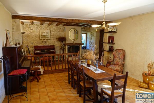 Propriete
                                                                                                                                                                                                                                                                                                                        6 pièce(s)                                                                                                                                                                                                          3 chambre(s)                                                                                                                                                                                                          200  m²