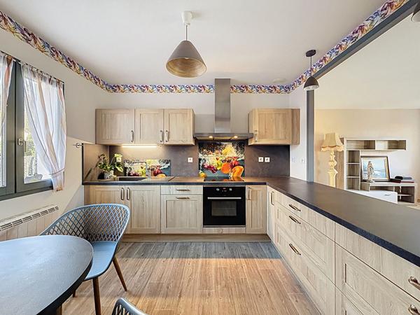 Maison à vendre à Feytiat - 5 pièces, 3 chambres, jardin spacieux