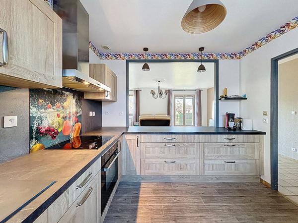 Maison à vendre à Feytiat - 5 pièces, 3 chambres, jardin spacieux