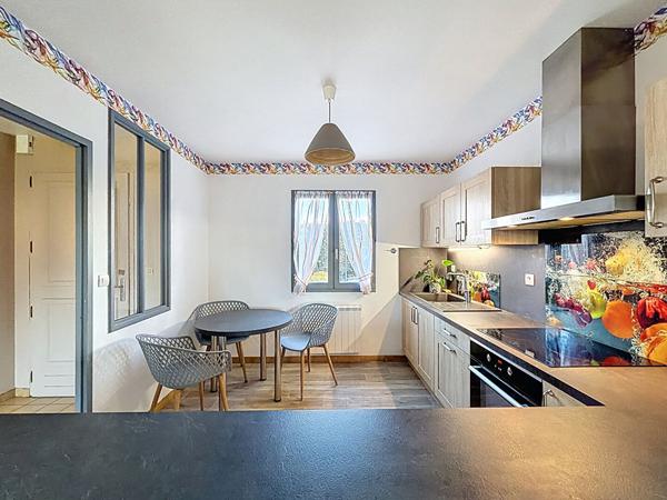 Maison à vendre à Feytiat - 5 pièces, 3 chambres, jardin spacieux