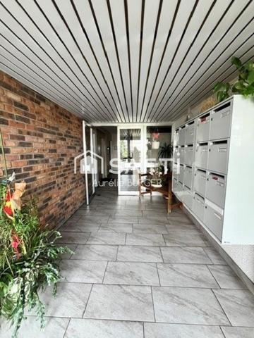 Appartement F2, situé au centre ville