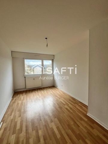 Appartement F2, situé au centre ville