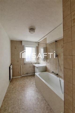 Appartement F2, situé au centre ville