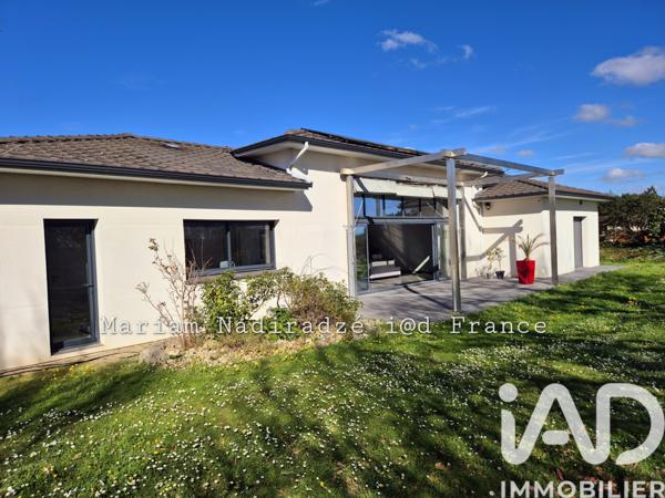 Maison à vendre 5 pièces 167 m² Hautefage-la-Tour