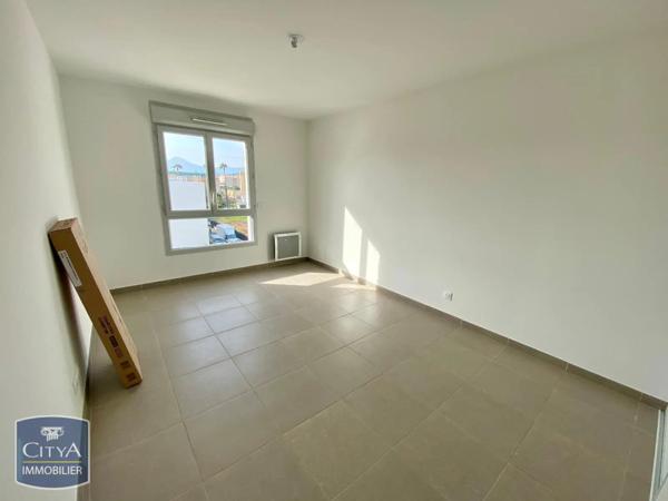 Appartement à louer 3 pièces 62.82m² Hyères (83400)