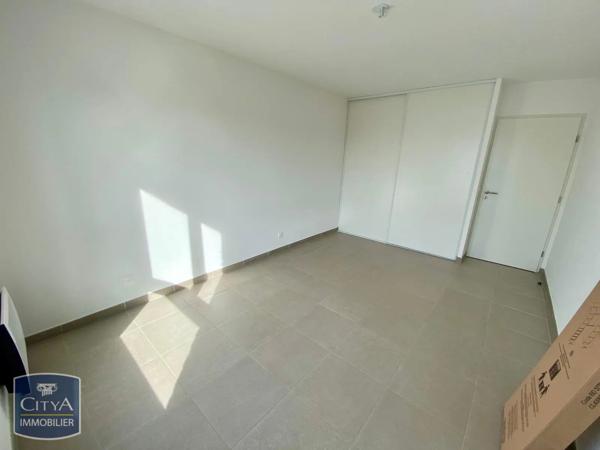 Appartement à louer 3 pièces 62.82m² Hyères (83400)