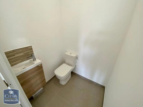 Appartement à louer 3 pièces 62.82m² Hyères (83400)